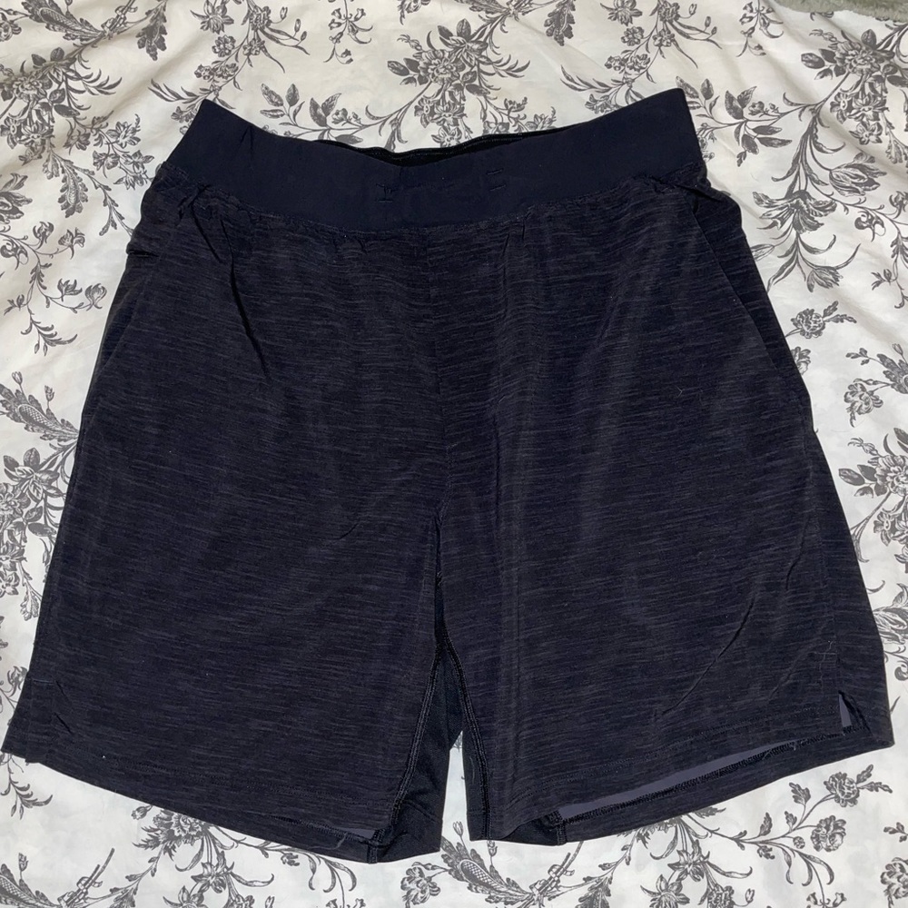 Black Heathered Mens Lululemon Shorts Size M 7” inseam linerless